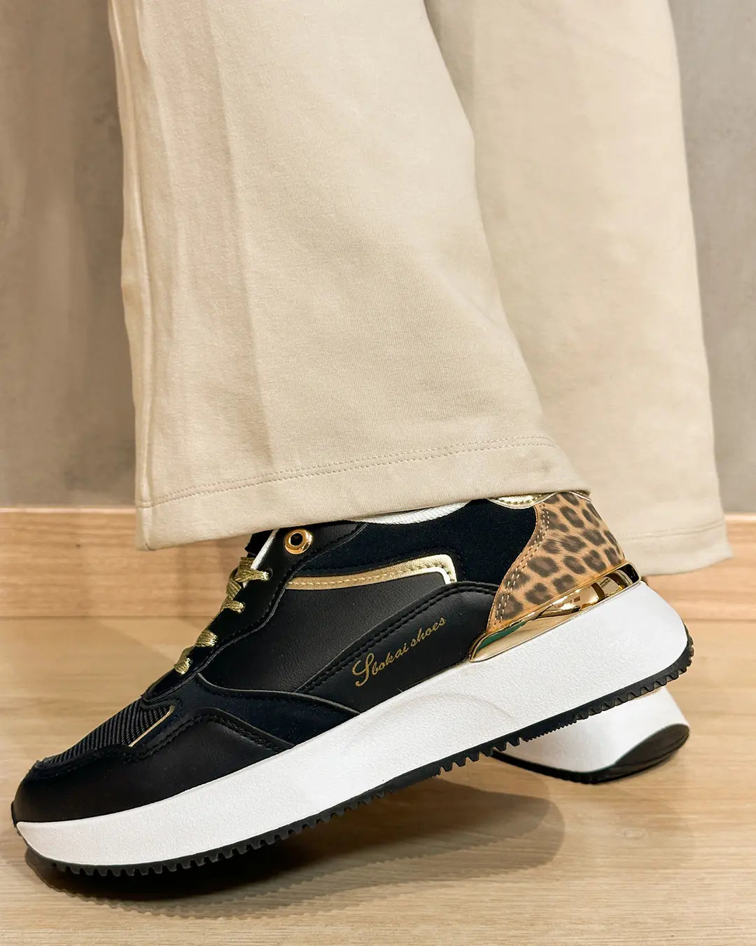 Tif - Black